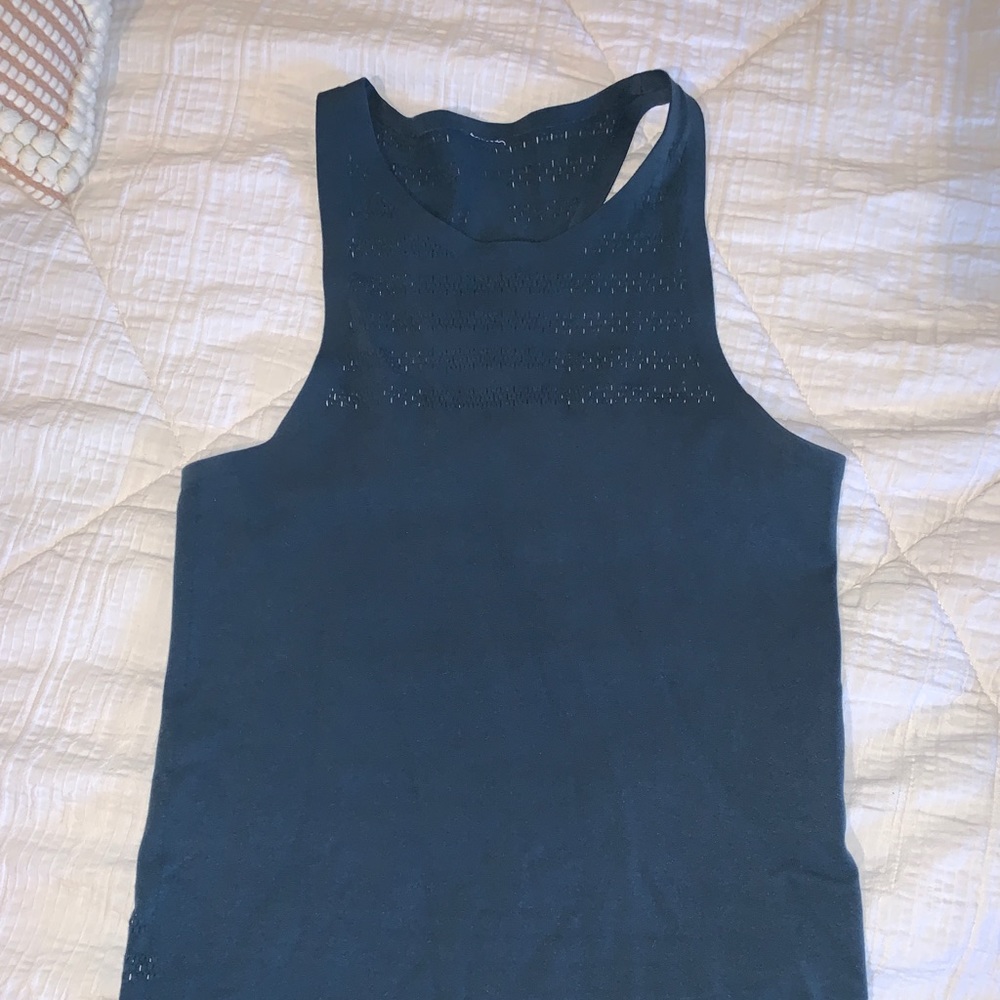 Lululemon Fitted Vented Tank